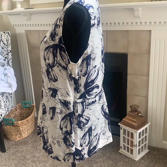 Top - Picture 3 of 8